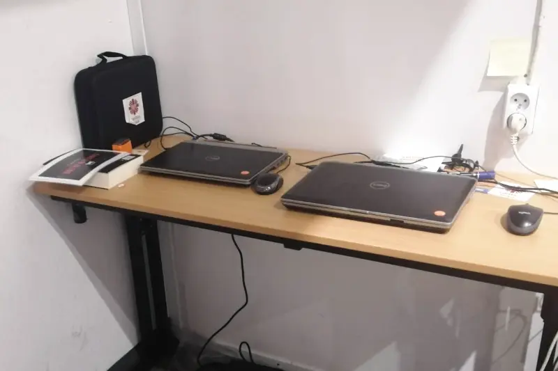 Dwa laptopy Dell ze zbiórki sprzętu dla uchodźców